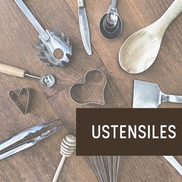 Ustensiles de cuisine naturels, d'inox et de bois.